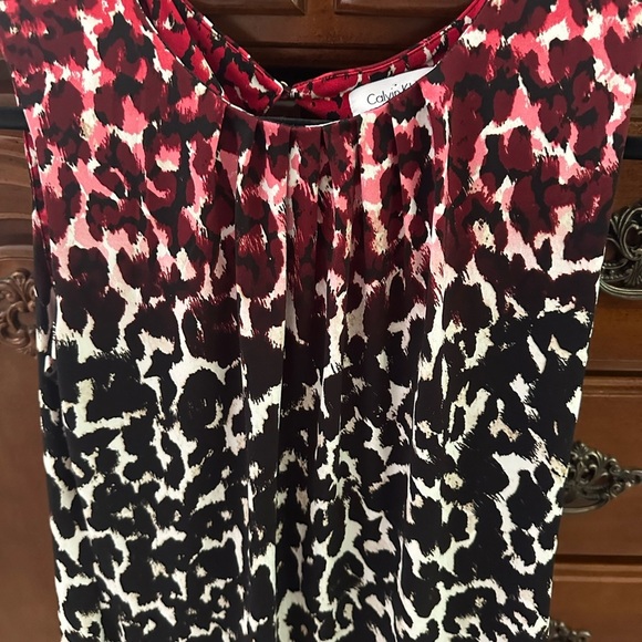 Leopard Print Sleeveless Top - Picture 3 of 9